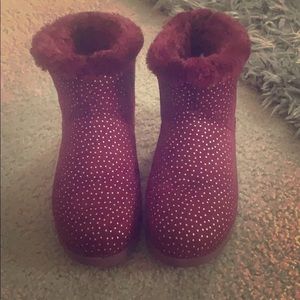 Nearly new burgundy target fluffy boots